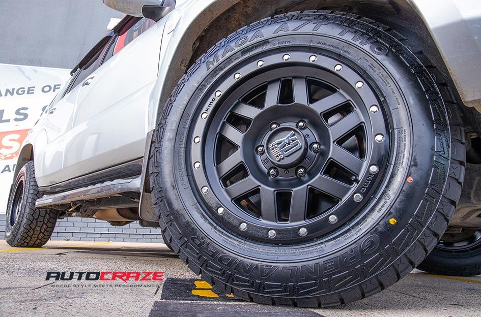 TOYOTA-PRADO-MACHETE-XD-SATIN-BLACK